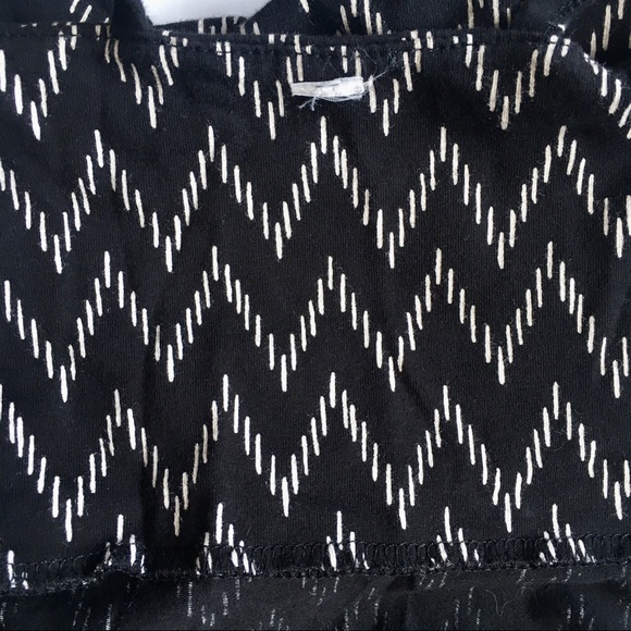 Women’s black and zig-zag pattered dress in small - Picture 9 of 9